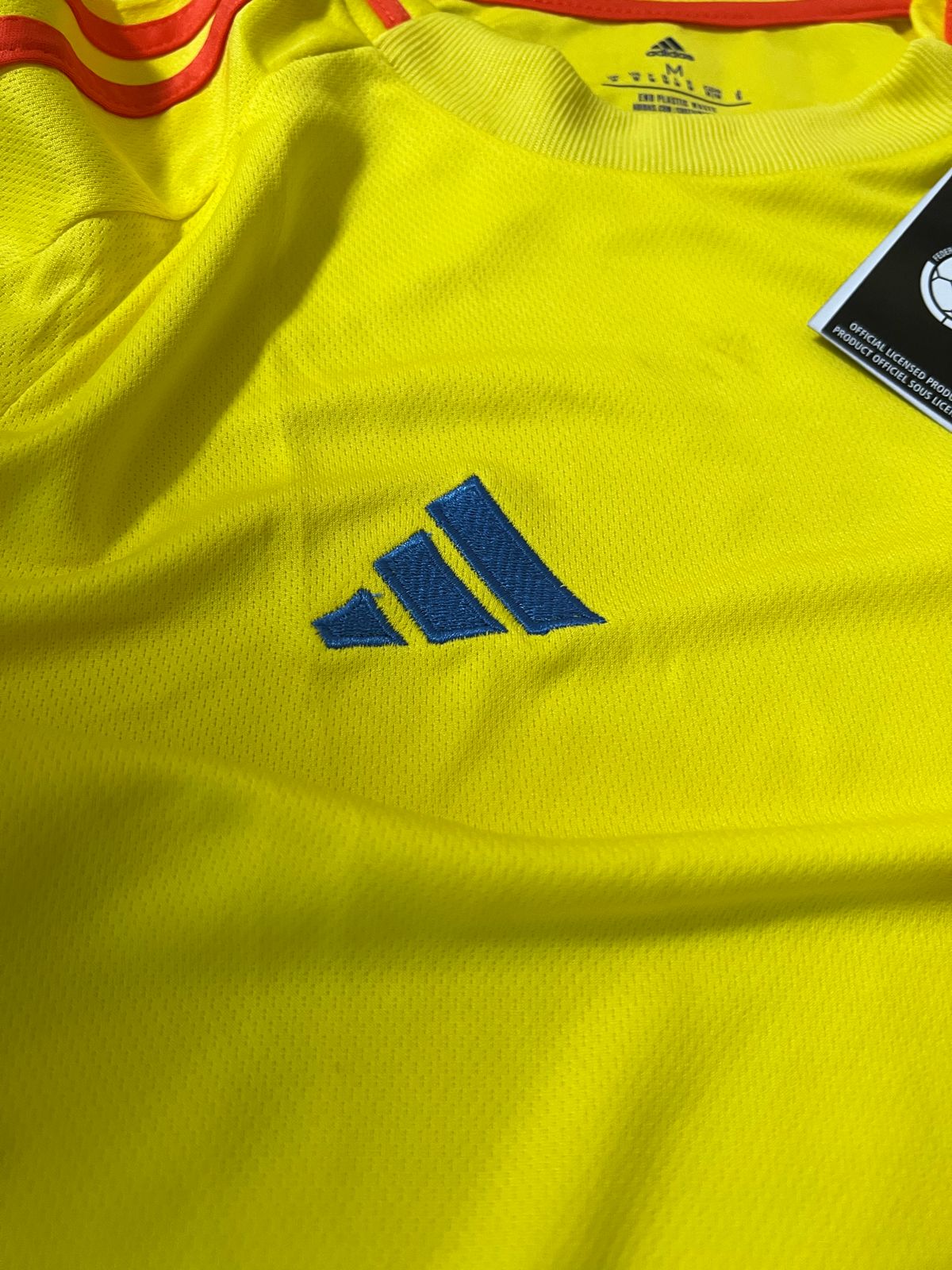 Camiseta Local Selección Colombia Tipo Fan 24/25 — Orgullo Tricolor para la Copa América